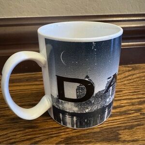 Starbucks 2002 Barista Skyline Series One Dallas Big D Black White Coffee Mug